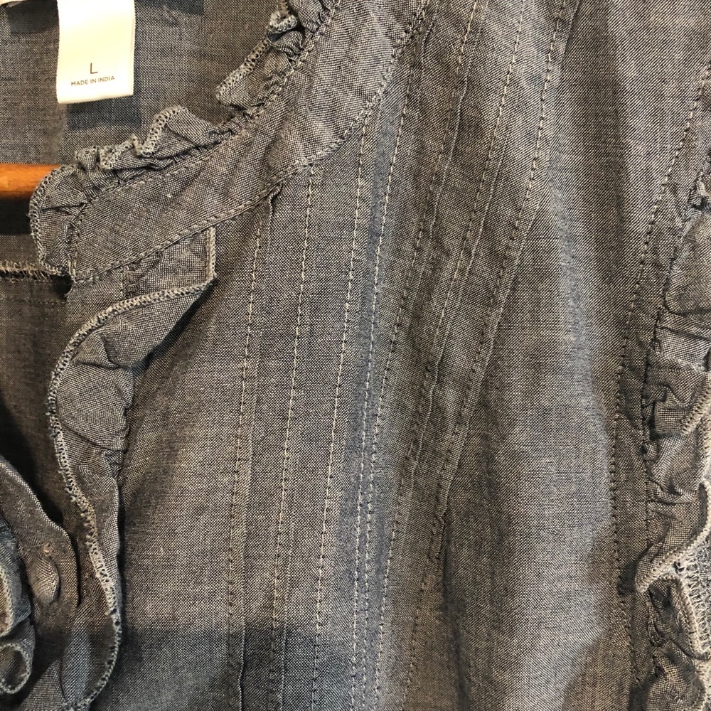 SOLD!! LOFT Embroidered Henley Top - Picture 3 of 8